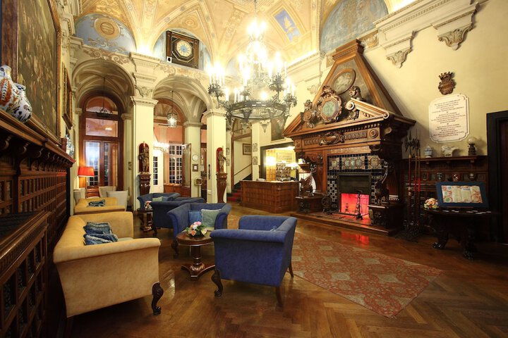 Hotel Lobby