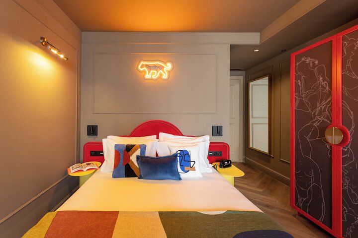 Room 23 of 141