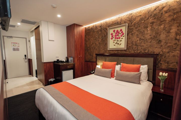Room 30 of 50