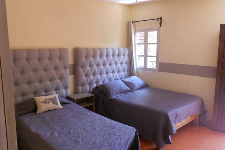 Room 10 of 18