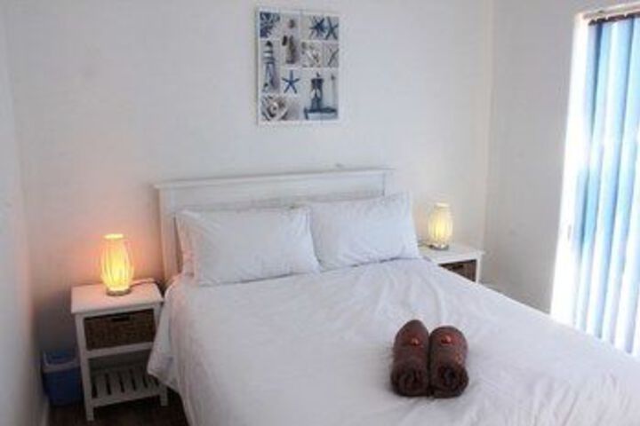 Room 6 of 13