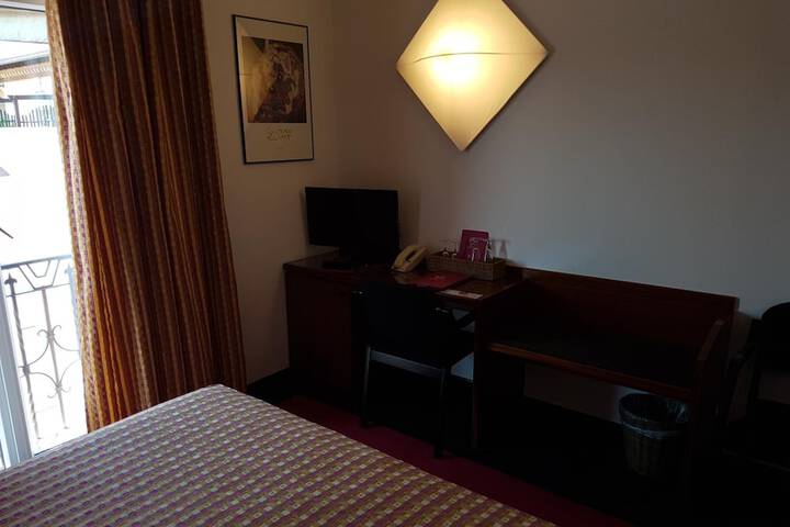 Room 10 of 43