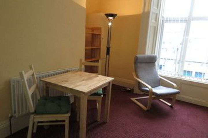 Room 13 of 40