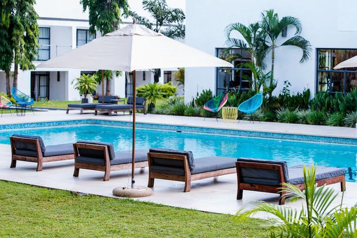 Pool 75 of 158