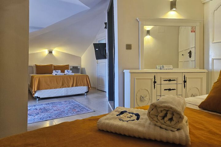 Room 8 of 46