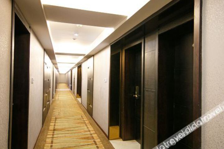 Hotel Interior 27 of 38