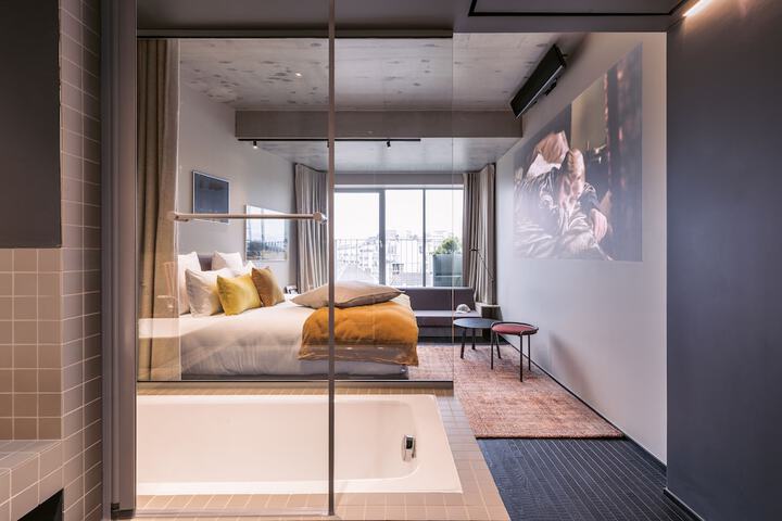 Room 6 of 40
