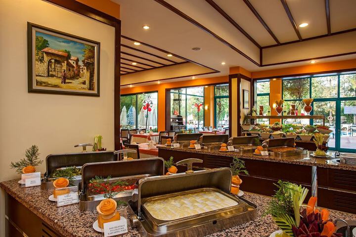 Dining 74 of 89