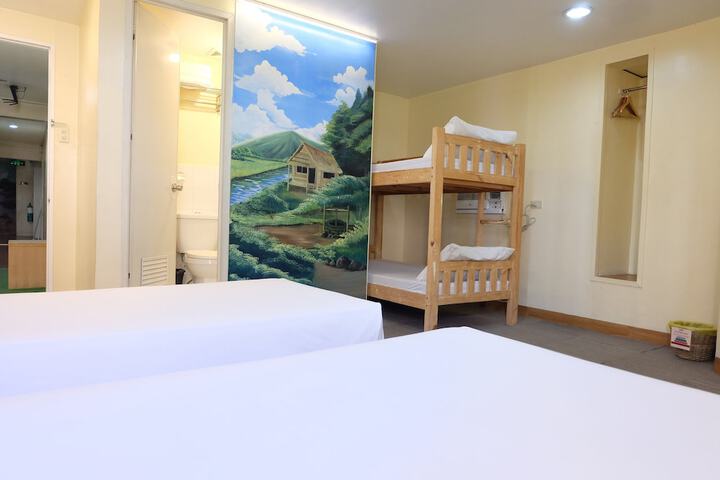 Room 19 of 89