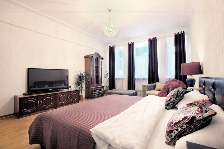 Room 7 of 171