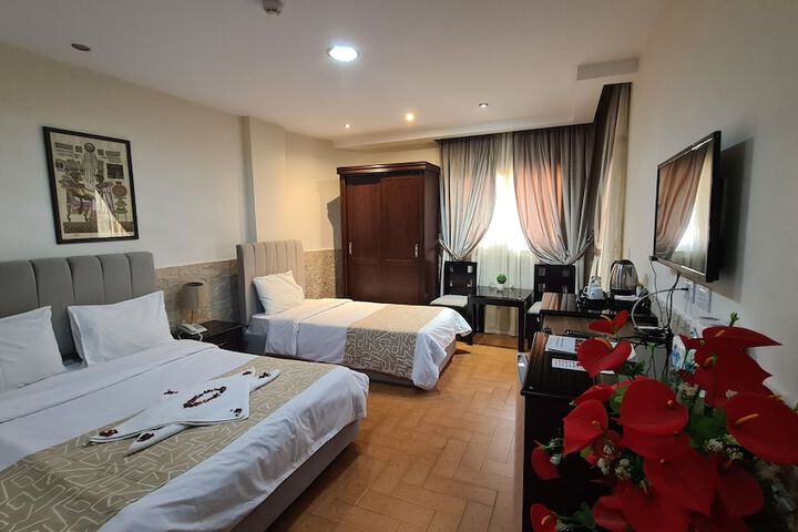 Room 99 of 340