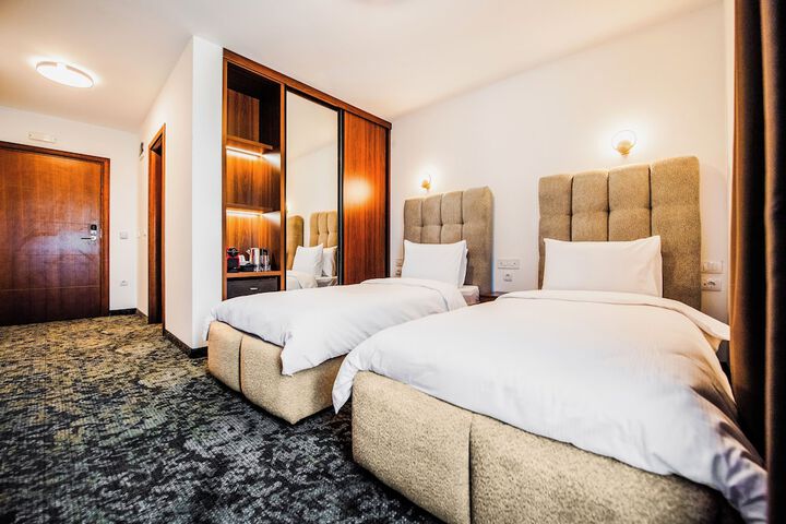 Room 25 of 113