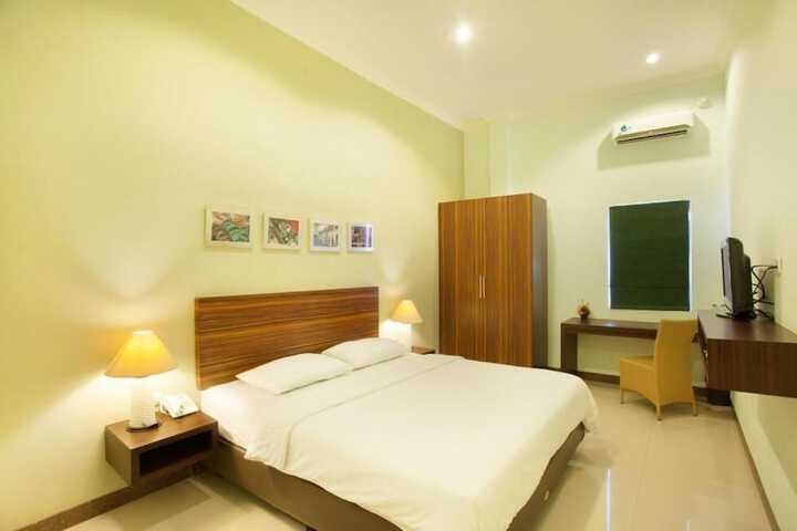 Room 12 of 37