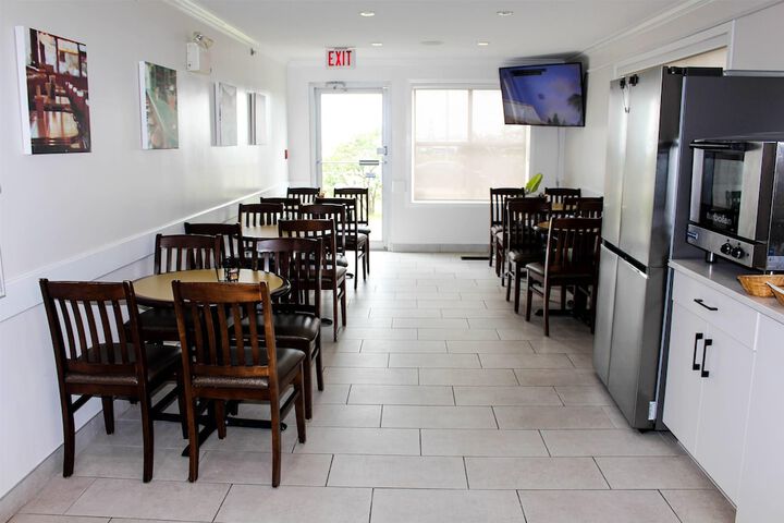 Breakfast area