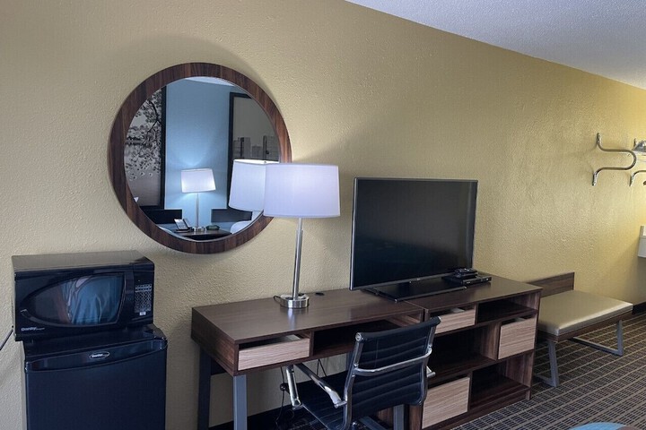 2 Double Beds (5 of 9)