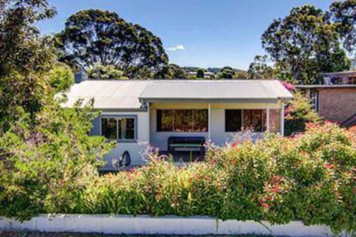 Hennys of Merimbula