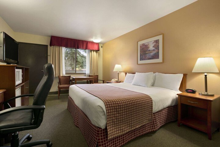 Room 9 of 26