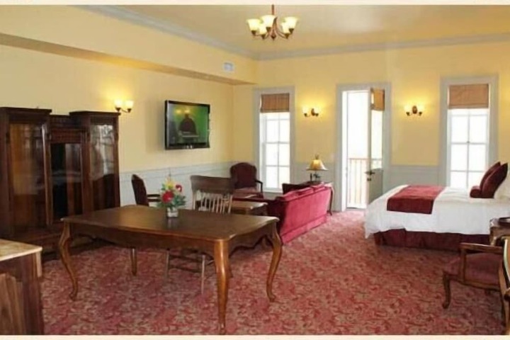 Room 13 of 42