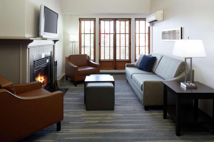 1queen Murphy Bed Fireplace Studio Suite (2 of 16)