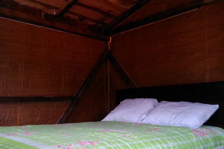 Room 6 of 173