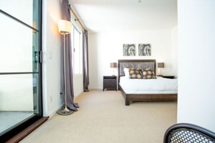 Room 6 of 17