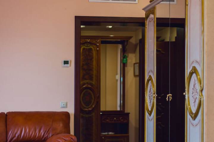 Room 19 of 82