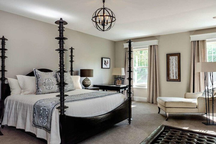 Classic King Bed (7 of 10)