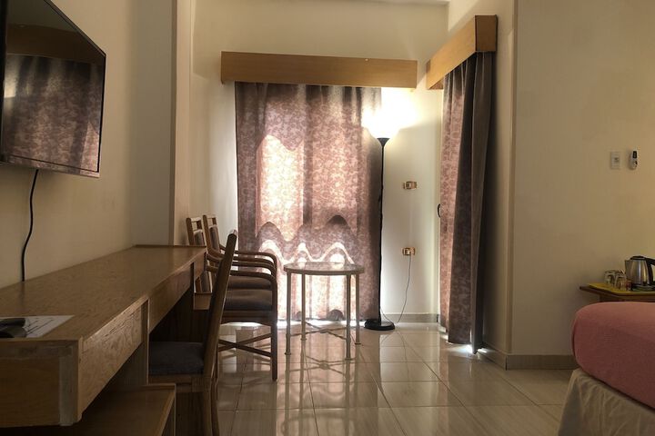 Room 19 of 73