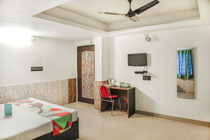 Room 18 of 21