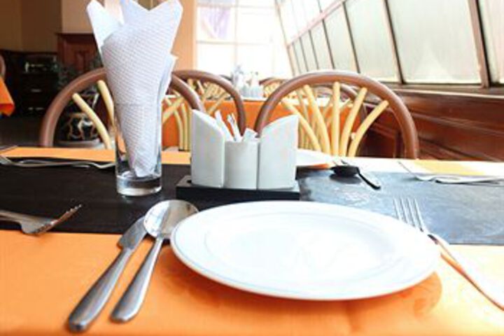 Dining 42 of 44