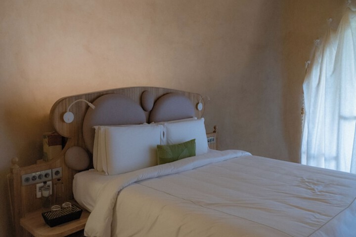 Room 8 of 38
