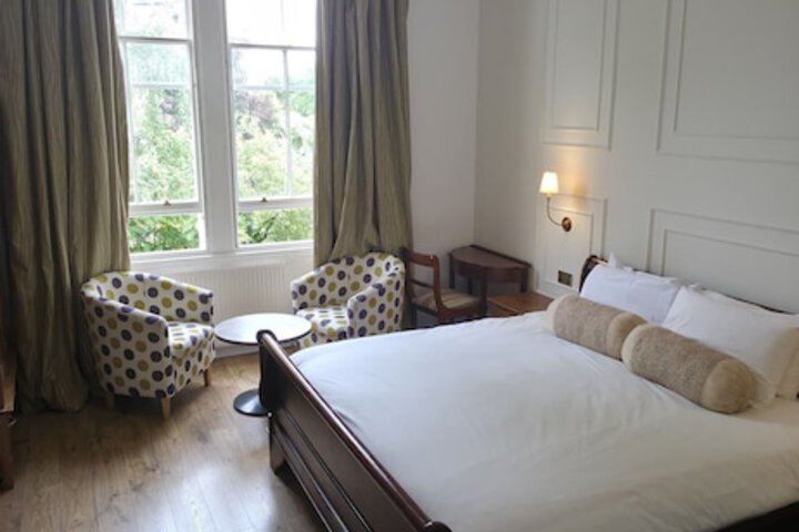 Room 33 of 88