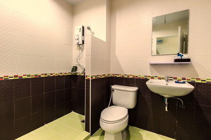 Room 6 of 11