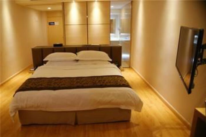 Room 10 of 46