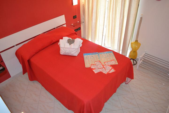 Room 3 of 22