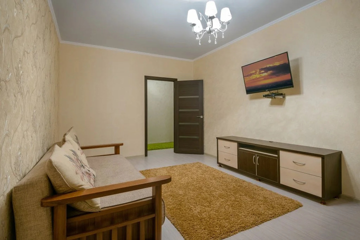 Room 4 of 9