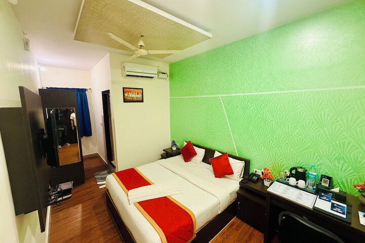 Room 8 of 43