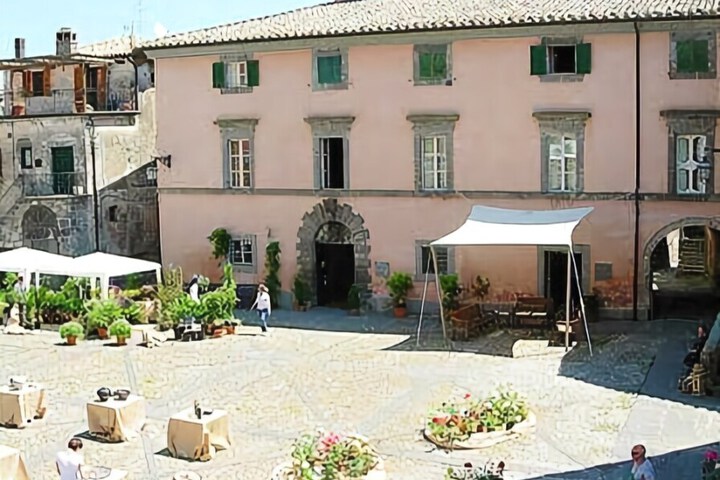 LA TANA DELLISTRICE