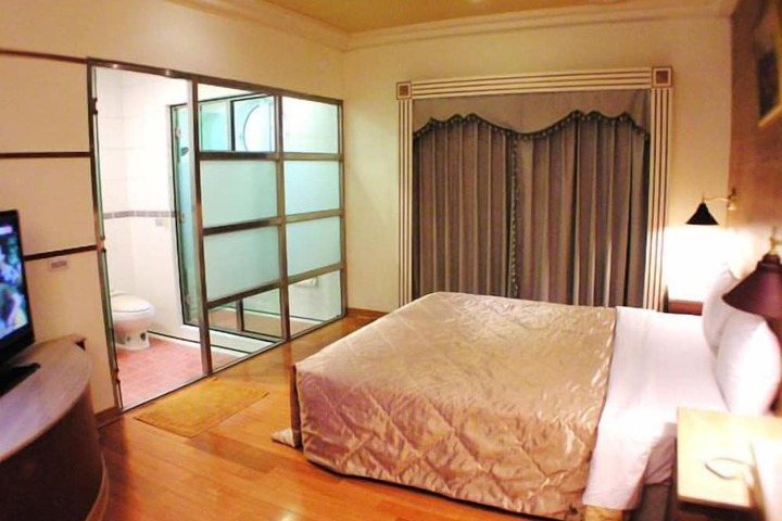 Room 7 of 52