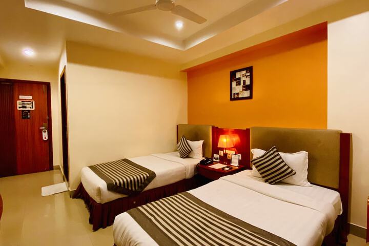 Room 7 of 28