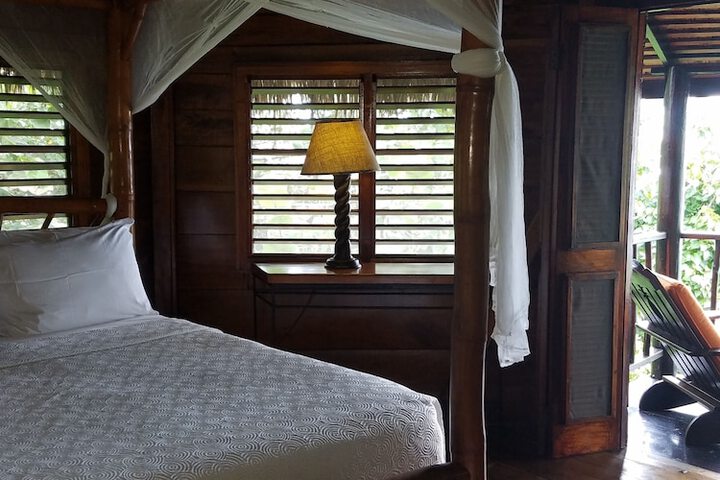 Room 10 of 80