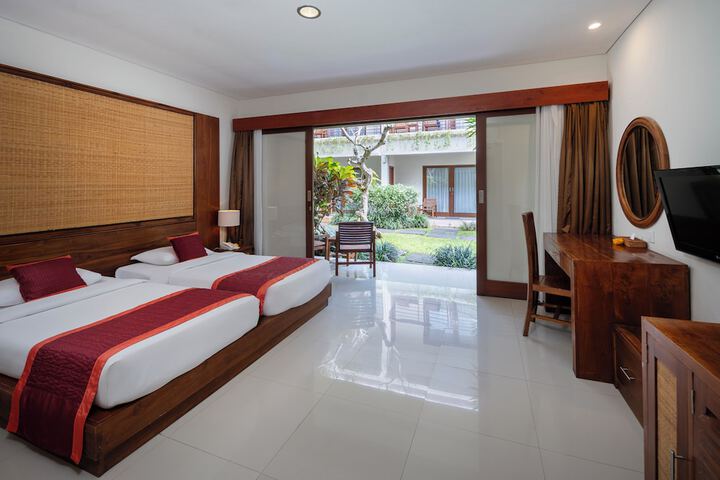 Room 35 of 73