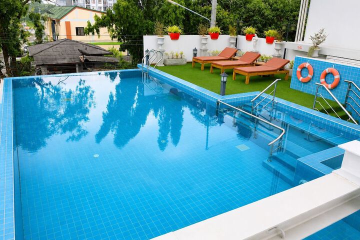 Pool 75 of 103