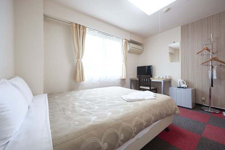Room 13 of 34