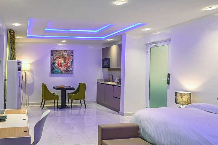 Room 4 of 15