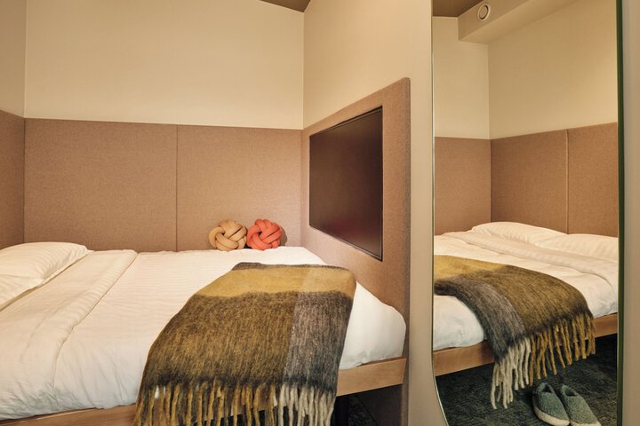 Room 23 of 34