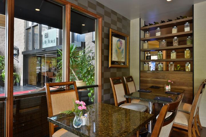 Breakfast area
