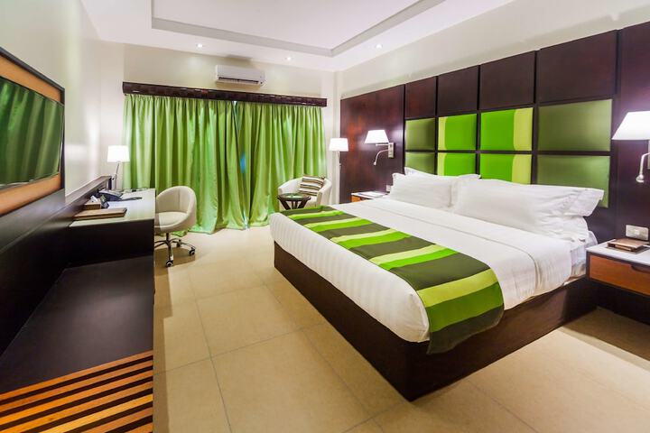 Room 25 of 74