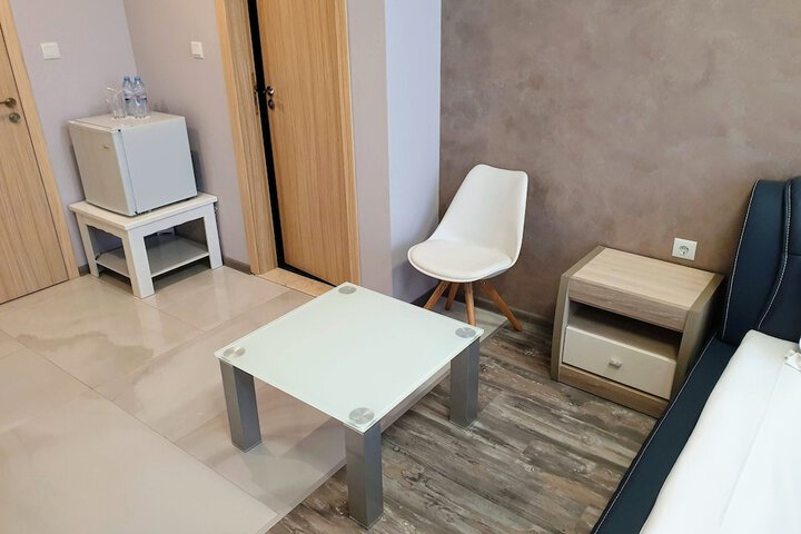 Room 14 of 68