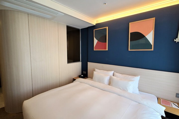 Room 37 of 219